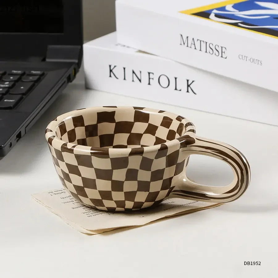 Cerâmica Mug Irregular - Lola - Minimalist House LTDA