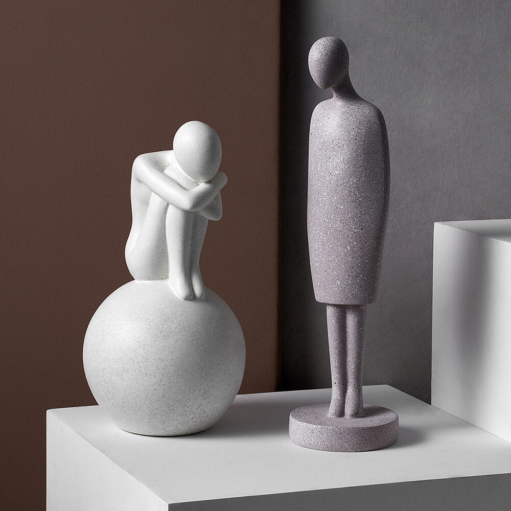 Estatueta de resina - Menino - Minimalist House LTDA
