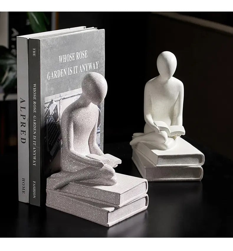 Estatueta de Resina - A Menina Minimalista - Minimalist House LTDA