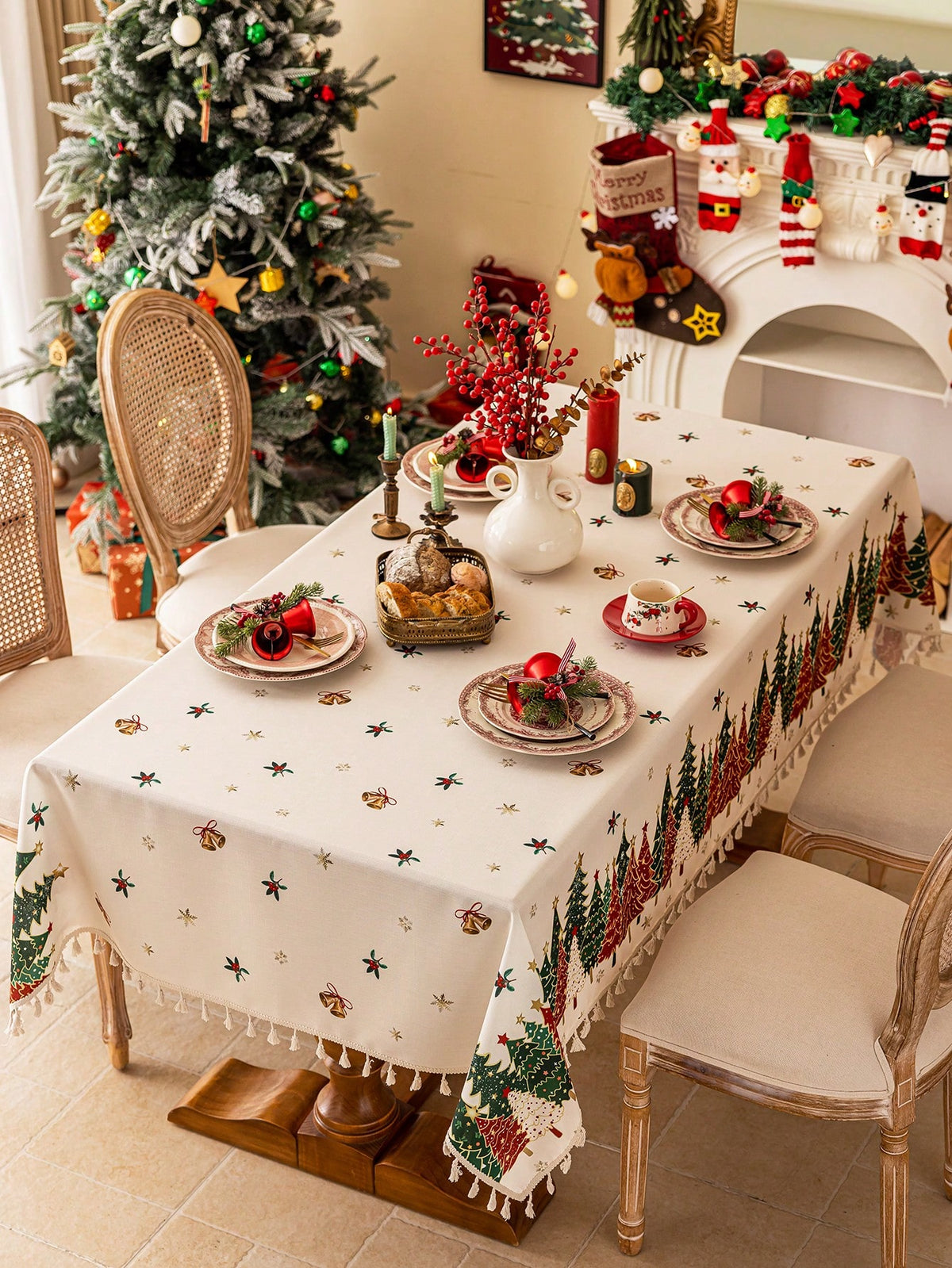 Toalha de Mesa de Natal Estampa Árvores Barra de Renda