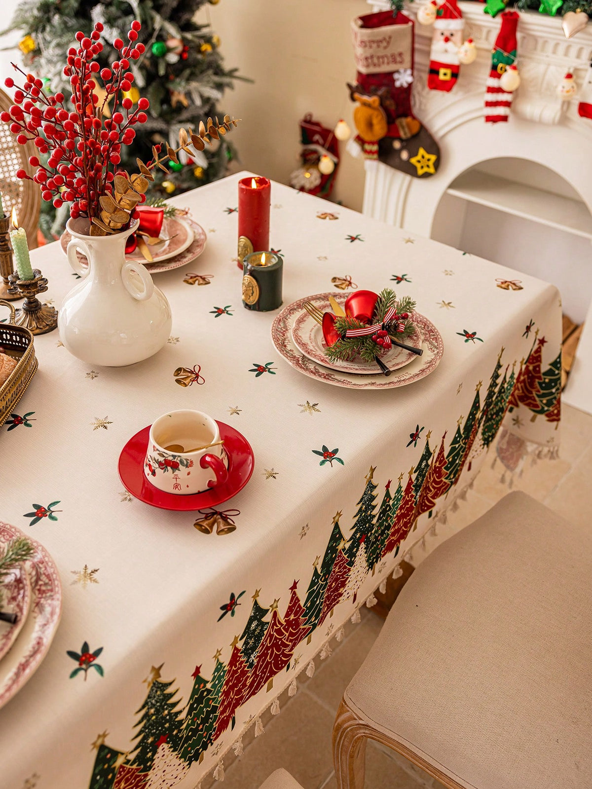 Toalha de Mesa de Natal Estampa Árvores Barra de Renda