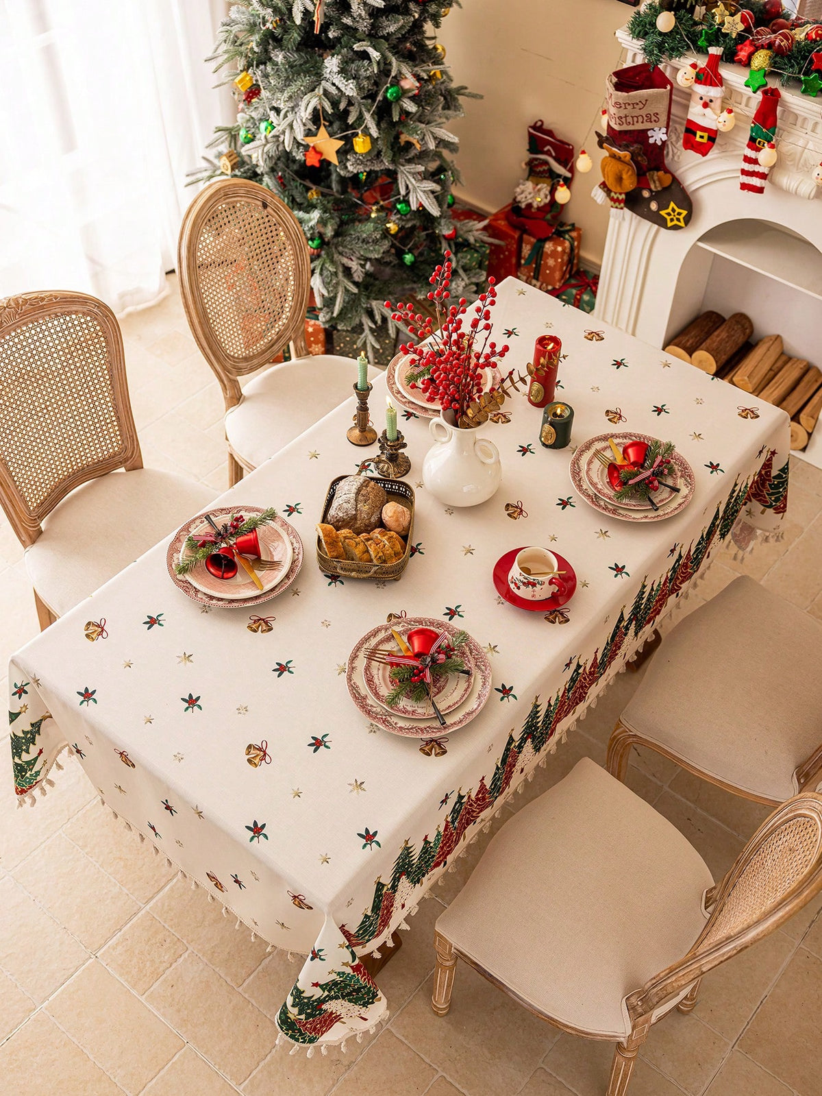 Toalha de Mesa de Natal Estampa Árvores Barra de Renda