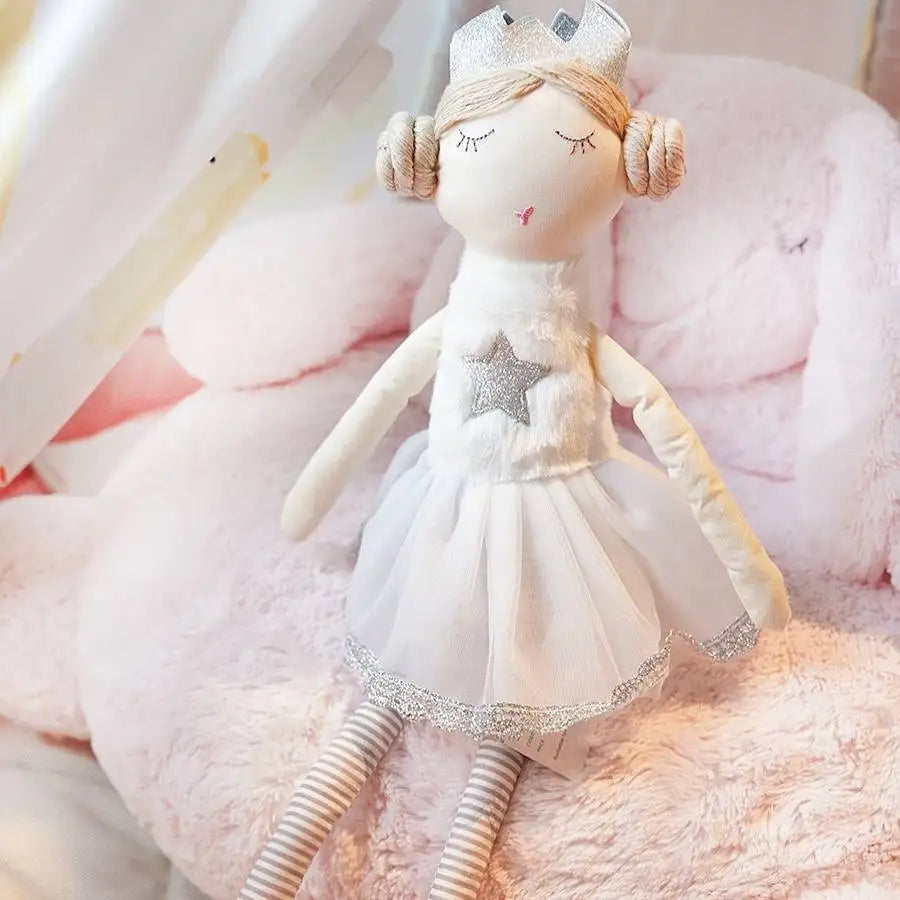 Boneca de Pelúcia Princesas - Minimalist House LTDA