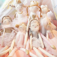 Boneca de Pelúcia Princesas - Minimalist House LTDA