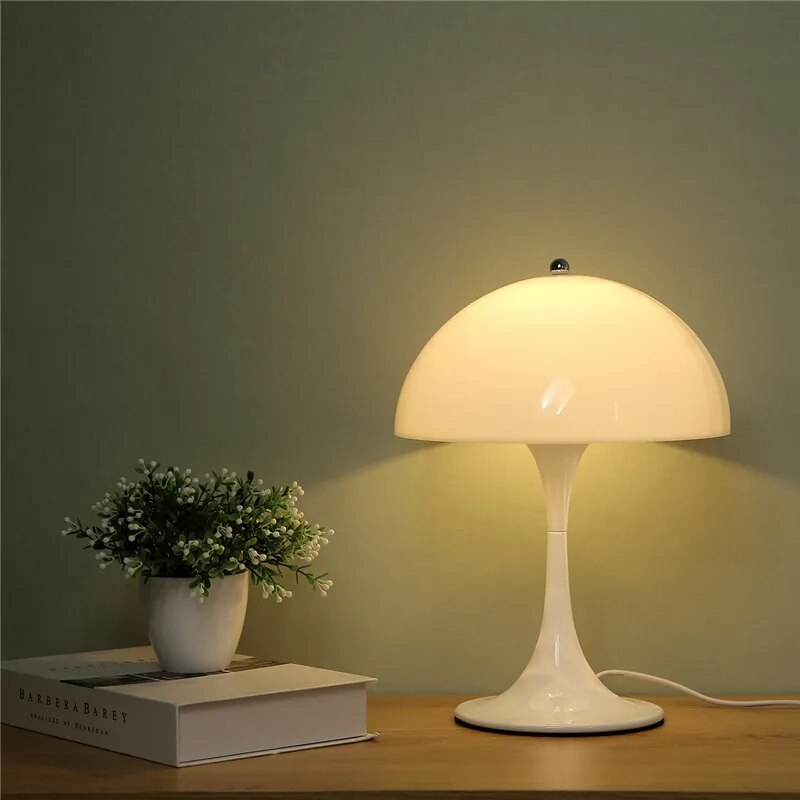 Luminária de Mesa Panthella - Minimalist House LTDA