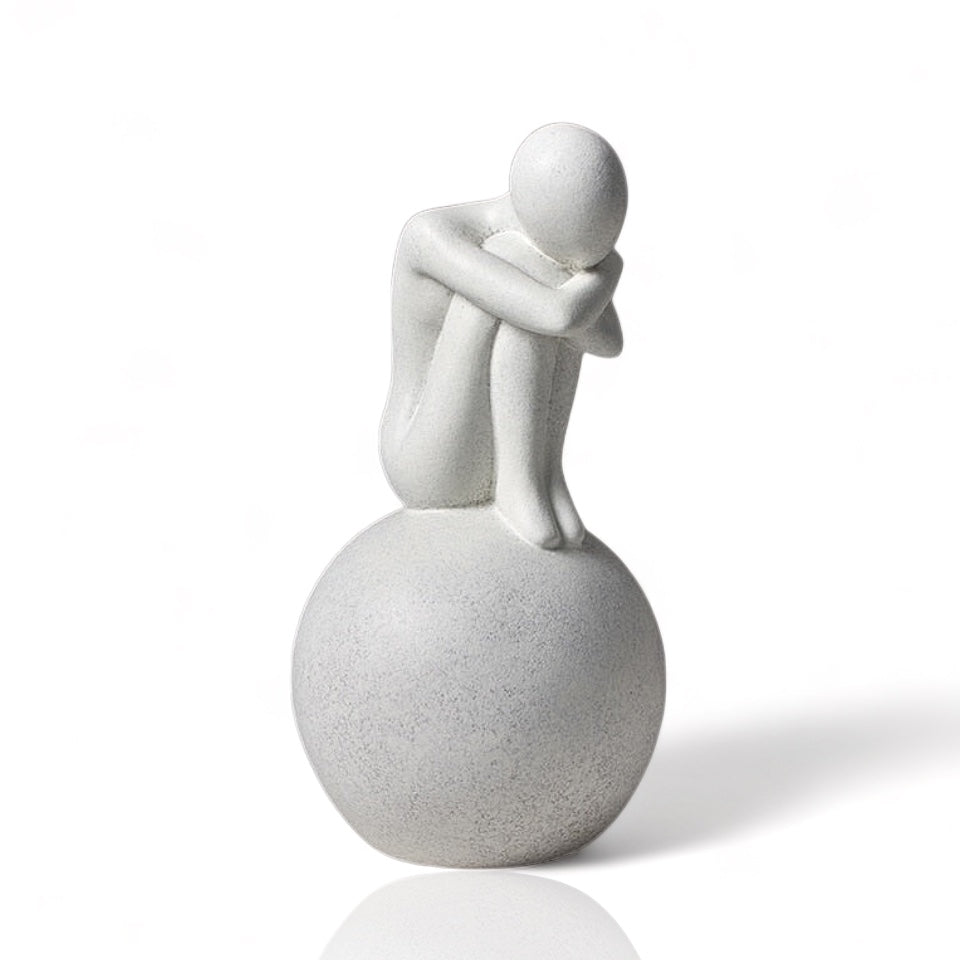 Estatueta de resina - Menino - Minimalist House LTDA