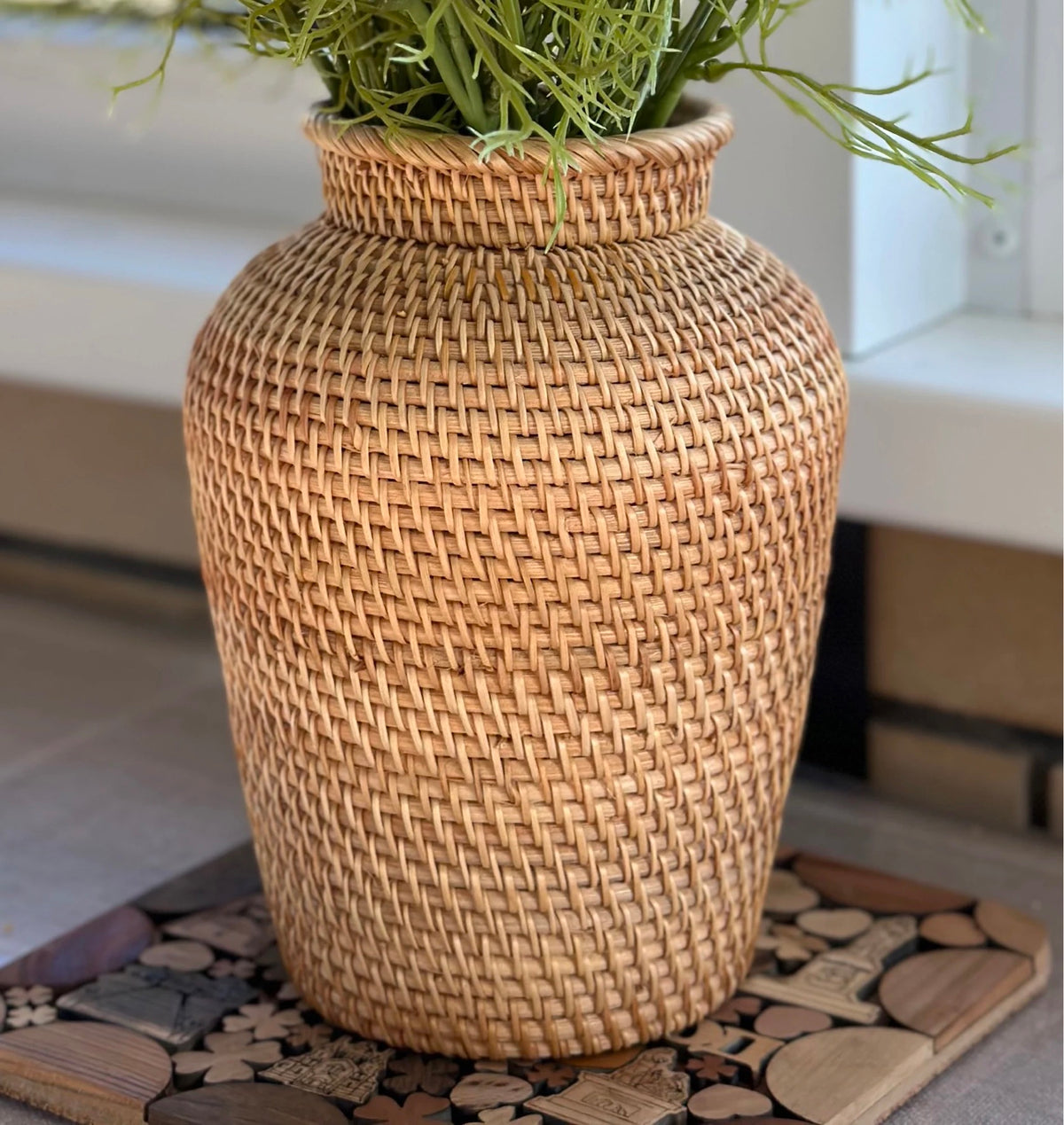 Vaso decorativo trançado em rattan - Flower - Minimalist House LTDA