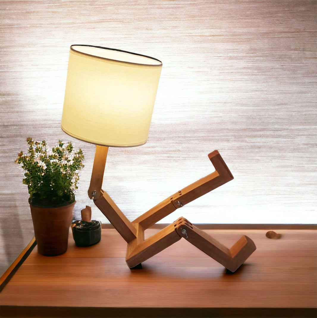 Luminária de madeira versátil - Menino - Minimalist House LTDA