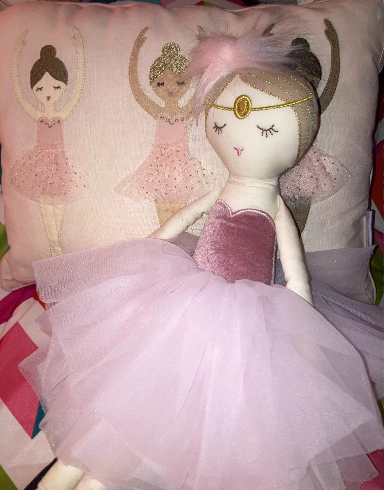 Boneca de Pelúcia Princesas - Minimalist House LTDA