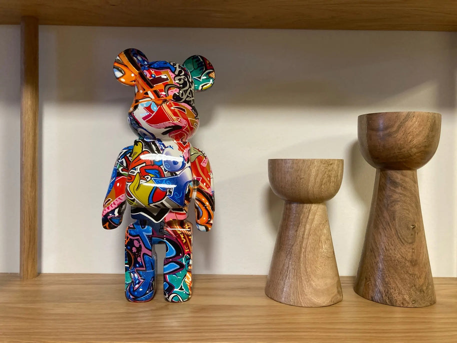 Estatueta Urso Grafitti - Minimalist House LTDA
