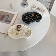 Bandeja irregular de resina - Aesthetic - Minimalist House LTDA