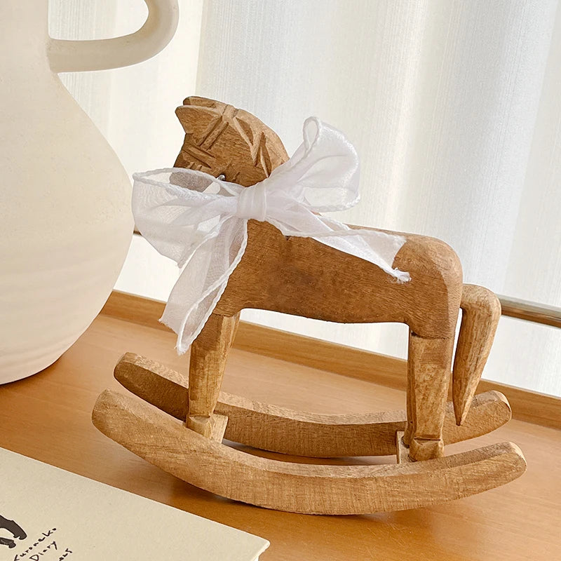 Cavalo Decorativo em Madeira — Estilo Retrô
