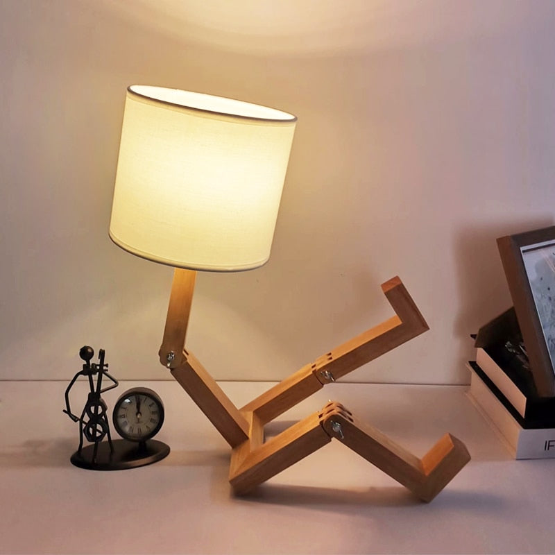Luminária de madeira versátil - Menino - Minimalist House LTDA