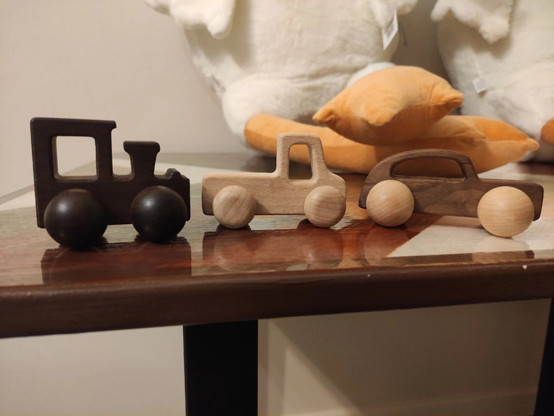 Miniaturas em madeira - CARROS