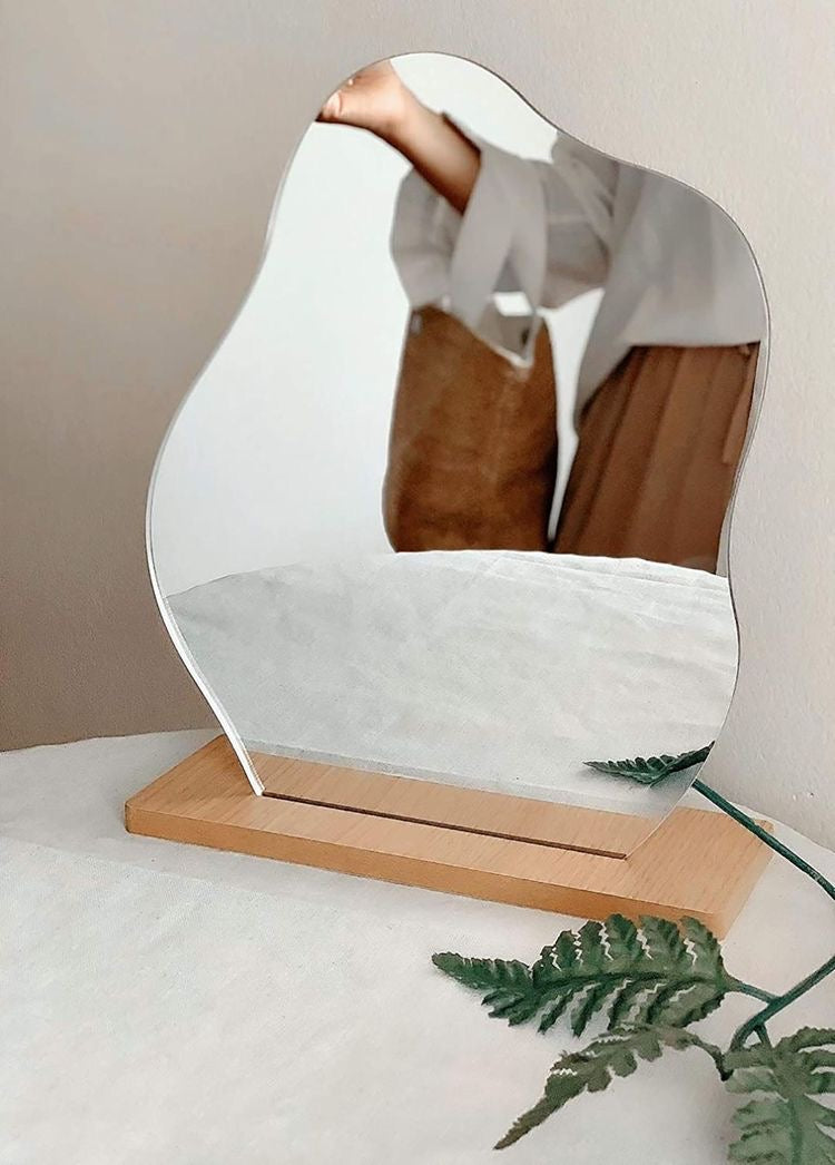 Espelho simples de maquiagem irregular minimalista - FLOWER - Minimalist House LTDA