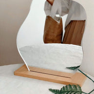 Espelho simples de maquiagem irregular minimalista - FLOWER - Minimalist House LTDA