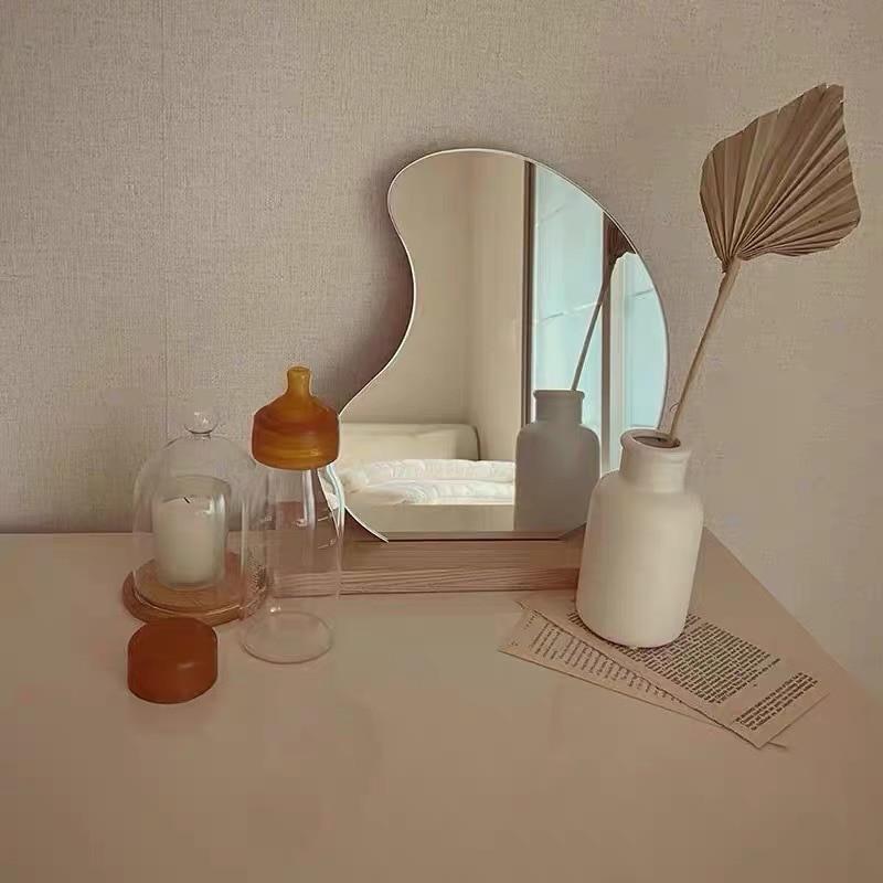 Espelho simples de maquiagem irregular minimalista - FLOWER